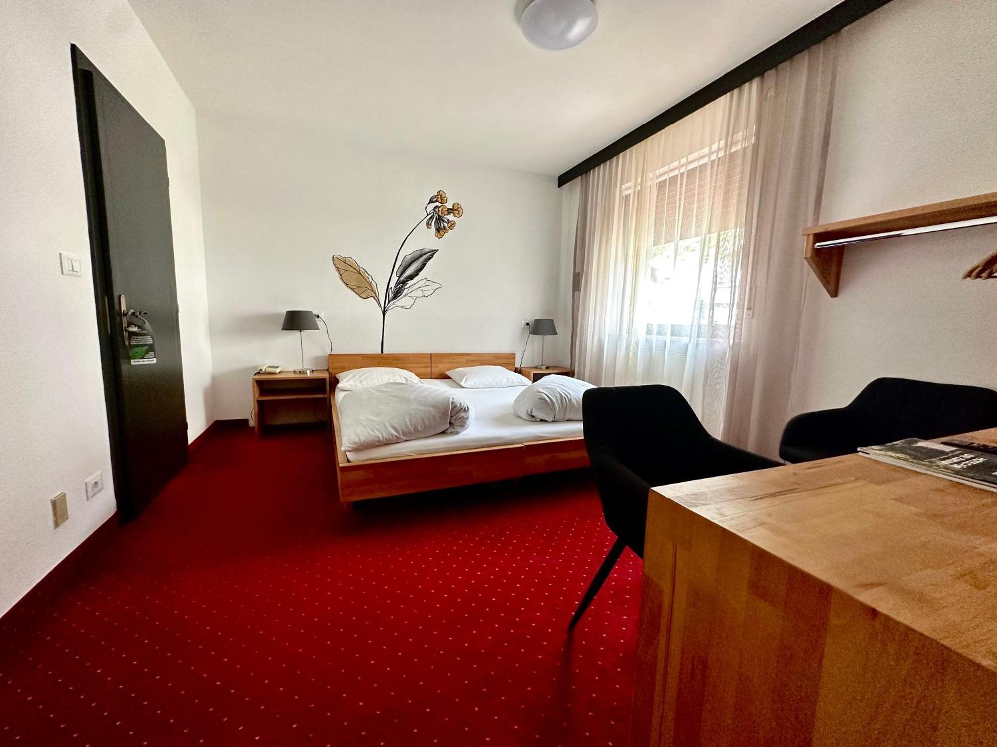 Anna Hotel 3*